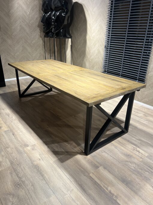 Eettafel Moreira 240x100x74 cm / Showroommodel